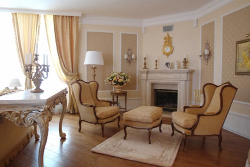 Сочетание обоев и картин. Способы комбинирования