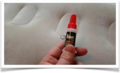 Как заклеить надувной матрас жидкой латкой. Клеим надувной матрас разными способами