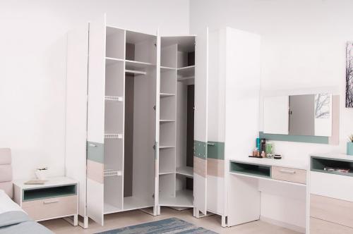 Кровать с модулем в изголовье и шкафами. Особенности модульной мебели