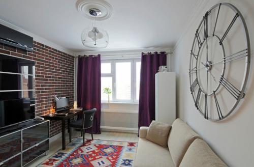 Сочетание обоев и картин. Способы комбинирования