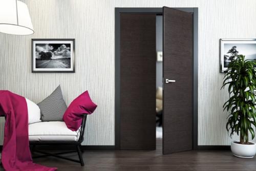 Светлые двери и темный пол. Как обыграть темные двери в интерьере