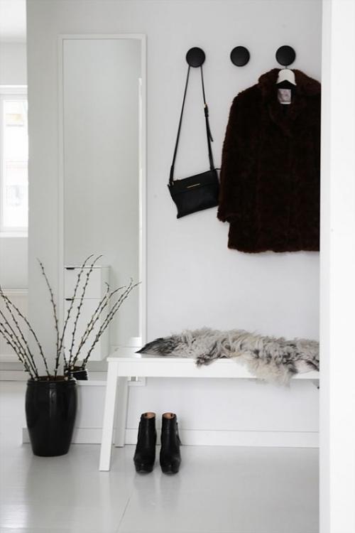 Как хранить компактно обувь. Где хранить обувь 02