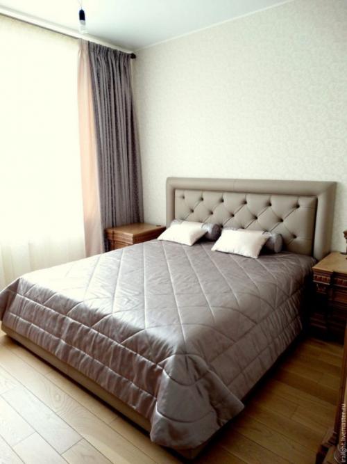 Шторы и покрывало на кровать в спальню. Покрывало на кровать в спальню