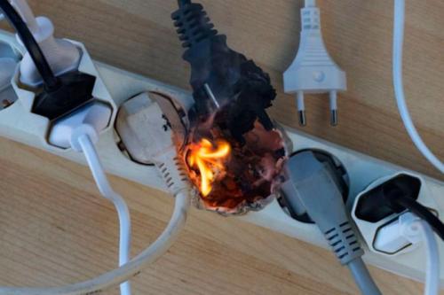 УЗО и автомат в чем разница. Введение в тему, или что такое дифавтомат? 03 УЗО и автомат в чем разница. Введение в тему, или что такое дифавтомат? 03