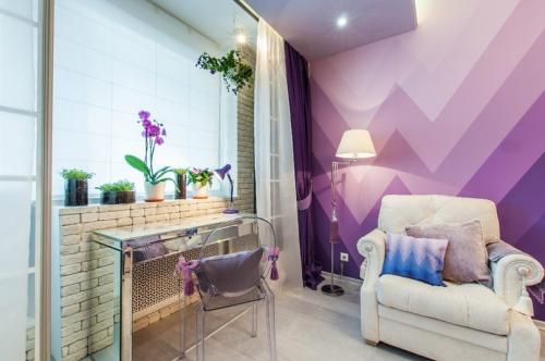 Интерьер комнаты в сиреневых оттенках 05