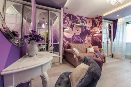 Интерьер комнаты в сиреневых оттенках 06