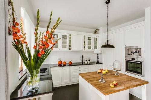 Красивая уютная кухня 02