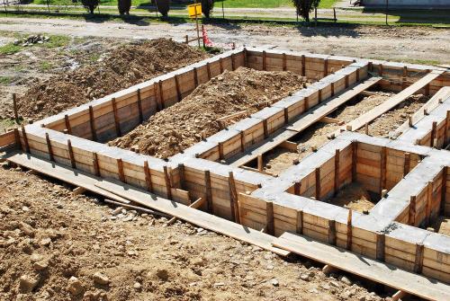 Фундамент для дома из пеноблоков на глинистой почве. Факторы зависимости выбора 07