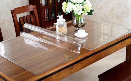 Что поставить на кухонный стол для красоты. Что постелить на кухонный стол