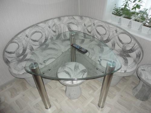 Стол кухонный описание. Форма кухонного стола