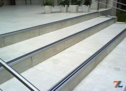 Что сделать, чтобы деревянные ступеньки не скользили. Чтобы ступеньки не скользили