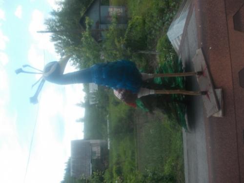 Как сделать хвост павлина.  Закрепление оперения