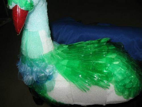 Как сделать хвост павлина.  Закрепление оперения