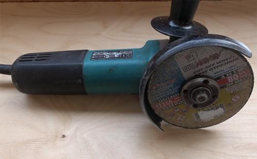 Как обрезать подоконник под холодильник