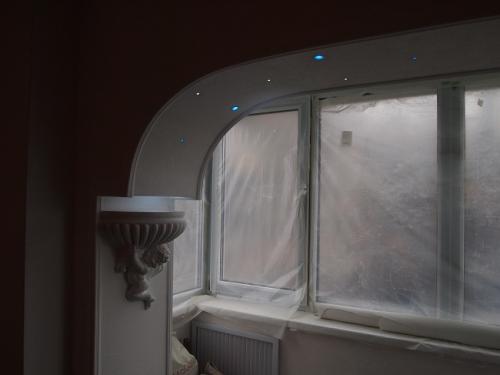 Дизайн маленькой комнаты с балконом. Дизайн спальни с балконом — расширение пространства. 29