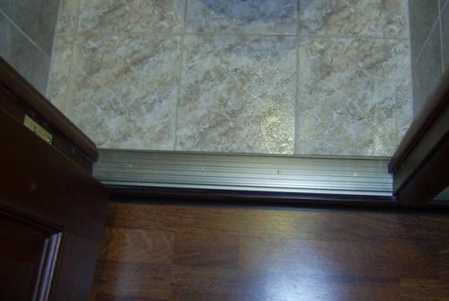 Порог в ванной делать или нет. Лучший ответ 01 Порог в ванной делать или нет. Лучший ответ 01