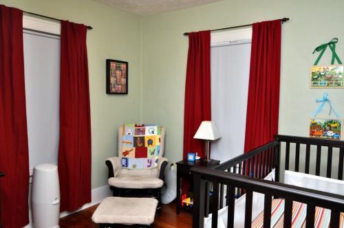 Шторы в детскую комнату для мальчика. Подбор цвета и принта штор для подростка или мальчика