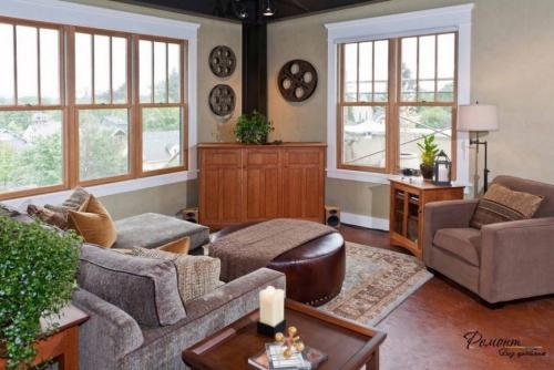 Зал с двумя окнами на одной стене. Оформление