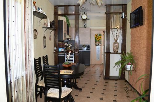 Зонирование кухни и гостиной перегородкой. Какую роль выполняет перегородка между гостиной и кухней