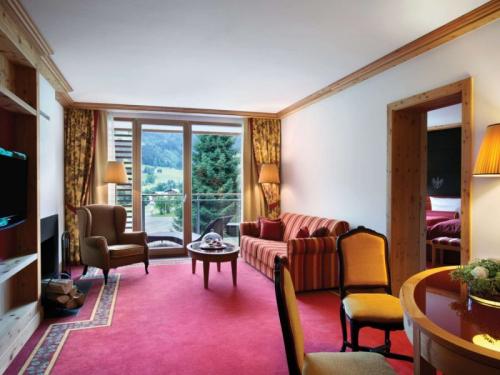 Дизайн комнаты с балконом в панельном доме. Объединение балкона с гостиной комнатой