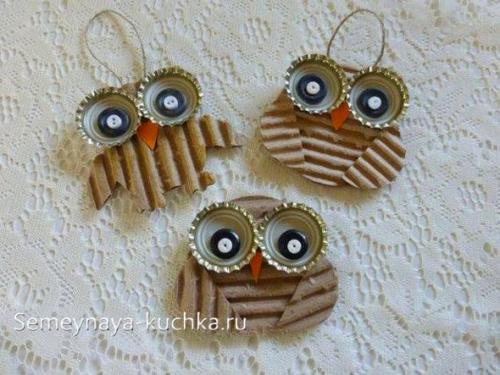 Поделка сова из пластиковой бутылки и листьев. в изготовлении поделки-совы.