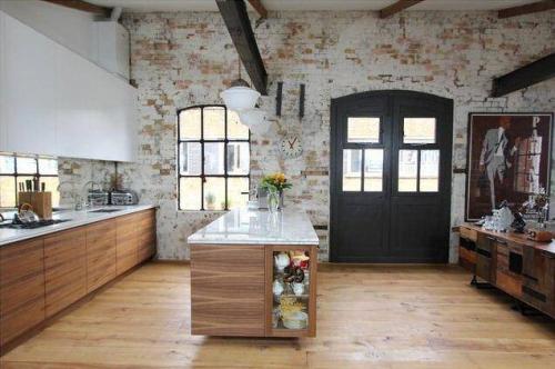 Какие обои сочетаются с кирпичной кладкой. Виды обоев под кирпичную кладку 06