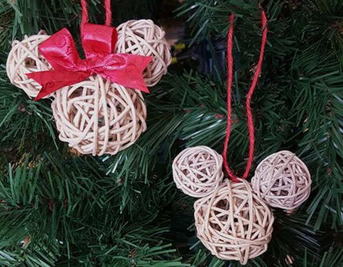 Своими руками игрушки на елку из ткани. Новогодняя игрушка Микки Маус к году 2020 своими руками