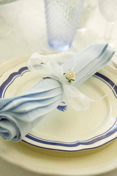 20 способов красиво украсить стол салфетками 02