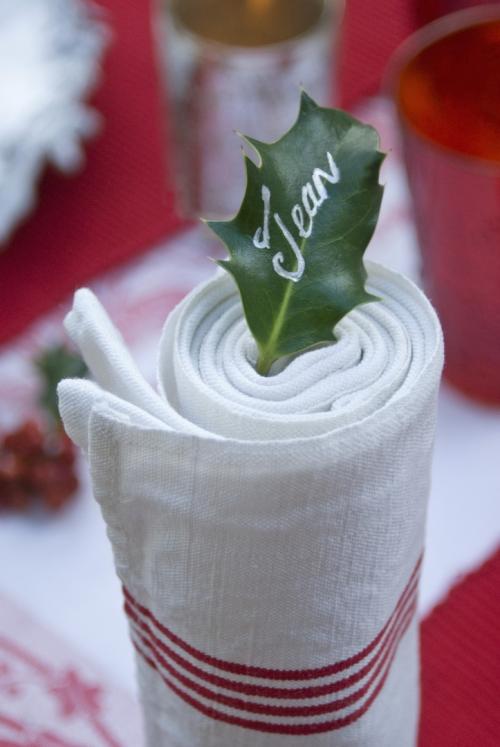 20 способов красиво украсить стол салфетками 13