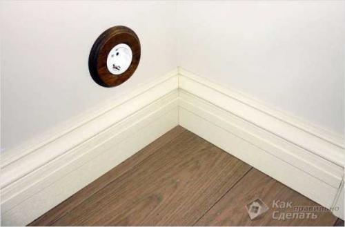 Плинтус в цвет дверей или пола. Принци.  Плинтус для пола в тон дверей и/или дверных наличников 33