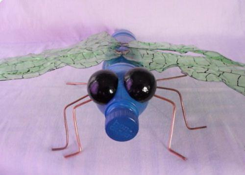 Стрекоза из пластиковых бутылок своими руками. Изящная стрекоза из пластиковой бутылки