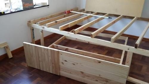 Как в квартире сделать подиум. Идеи дизайна маленькой квартиры: кровать-подиум