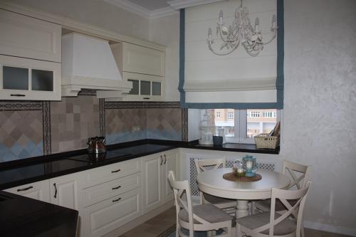 Сочетание цветов венге в интерьере. Для оформления, каких элементов кухни стоит использовать цвет венге