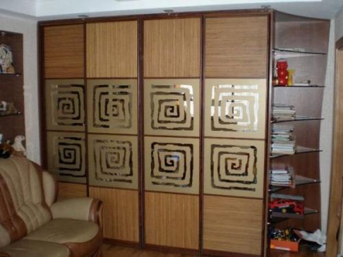Шкафы купе для гостиной. Достоинства шкафов-купе