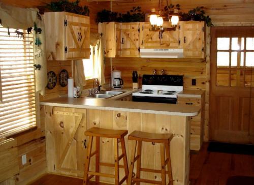 Кухонные гарнитуры для маленькой. Модные цветовые решения гарнитуров для небольшого помещения 07 Кухонные гарнитуры для маленькой. Модные цветовые решения гарнитуров для небольшого помещения 07