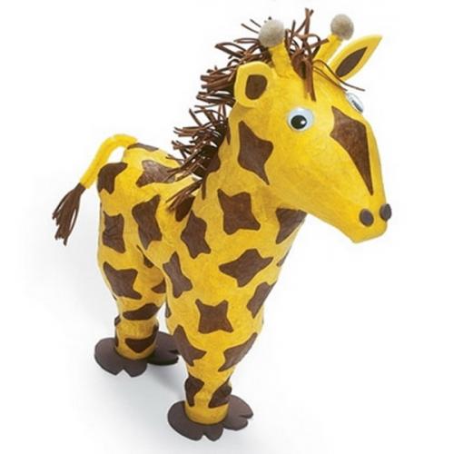 Жираф из бутылок пошагово. Задумчивый жираф из пластиковых бутылок