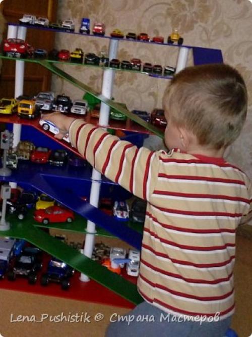 Парковка своими руками из коробки. Паркинг для игрушечных машинок