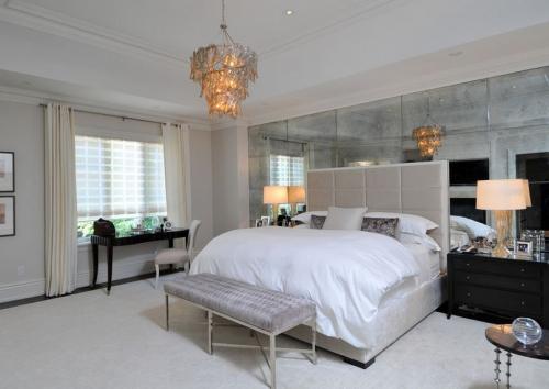 Зеркальная стена в интерьере 01