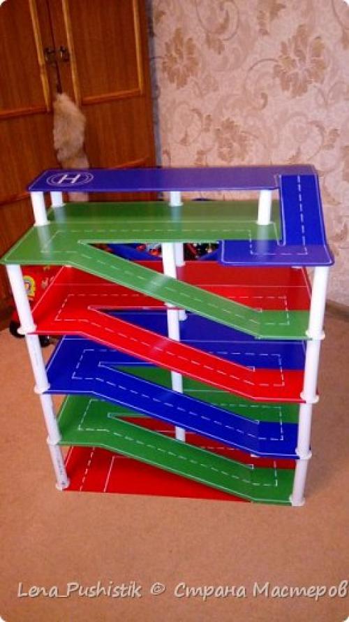 Парковка своими руками из коробки. Паркинг для игрушечных машинок