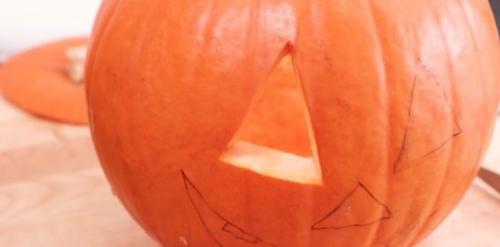 Грушевидная тыква на Хэллоуин. Как вырезать тыкву на Хэллоуин: пошаговая инструкция