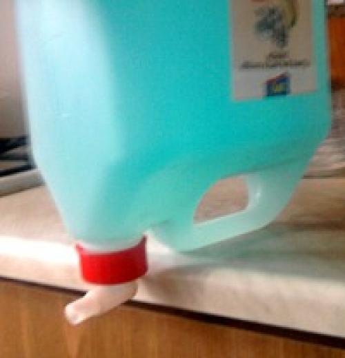 Как сделать рукомойник в походе. Умывальник своими руками — 10 способов, 12 фото и 2 видео :)