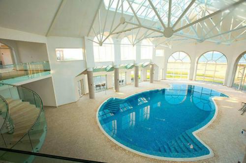 Загородный дом Эмина Агаларова. Роскошный дом Эмина Агаларова.