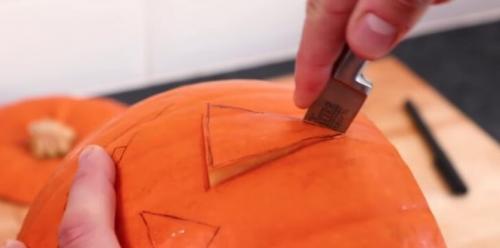 Грушевидная тыква на Хэллоуин. Как вырезать тыкву на Хэллоуин: пошаговая инструкция