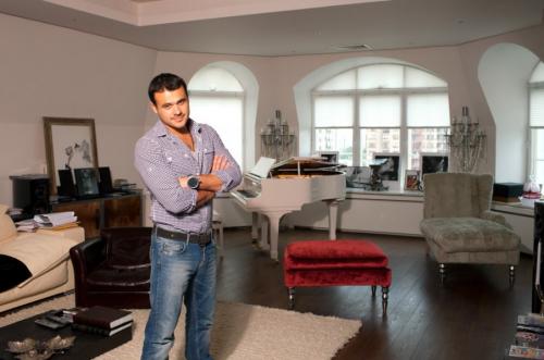 Машины Эмина Агаларова. Эмин Агаларов удивил роскошью дома со стеклянными стенами, выстроенного на берегу моря