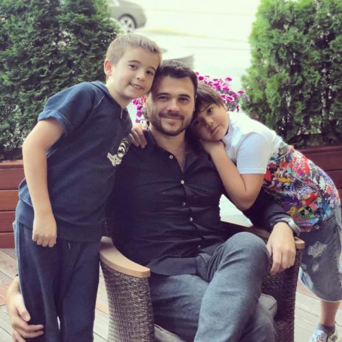 Эмин Агаларов дети. Отец в четвертый раз: Эмин Агаларов впервые показал новорожденную дочь от модели Алены Гавриловой