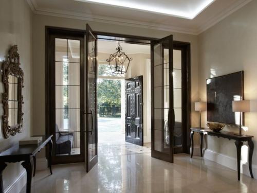 Оформление коридора в доме с лестницей. Особенности дизайна помещений с лестницей