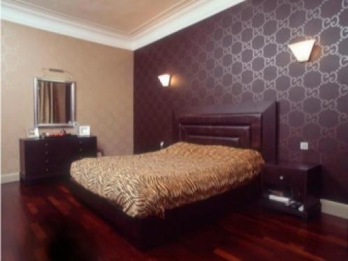 Какие обои подходят для спальни. От чего зависит выбор обоев для спальни 16