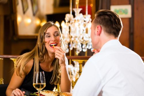 Этикет за столом дома. Правила поведения за столом