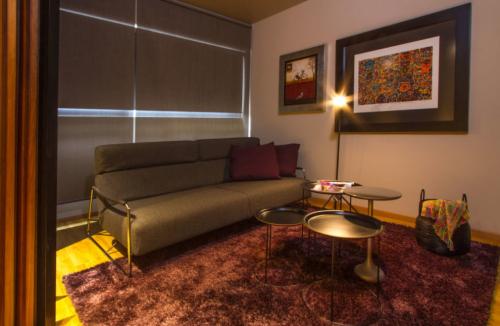 Как сделать ремонт в зале в частном доме. Планировка и зонирование