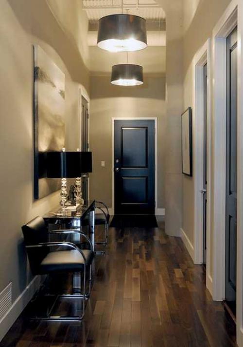 Как визуально расширить узкий коридор в квартире. Узкий и длинный коридор - как визуально его увеличить?